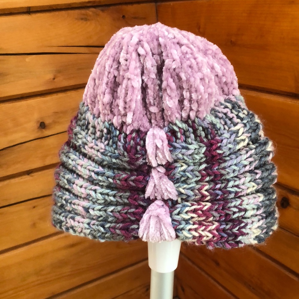 HAND KNIT HAT by Bonnie